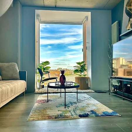 Captivating 2-bed Skyview In * Leeds (West Yorkshire)