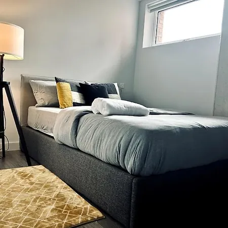 Apartment Captivating 2-bed Skyview In *