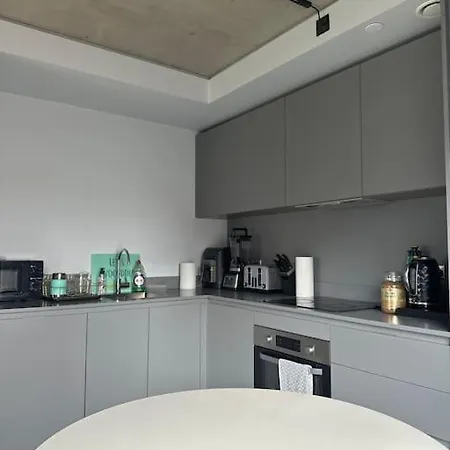 Captivating 2-bed Skyview In Apartment Leeds (West Yorkshire)