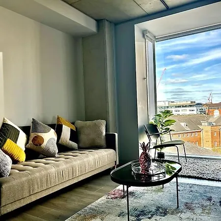Apartment Captivating 2-bed Skyview In Leeds (West Yorkshire)