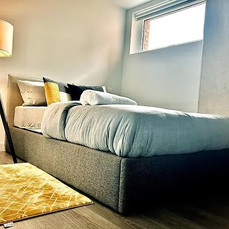 Captivating 2-bed Skyview In